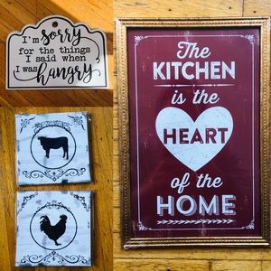 NWT Farmhouse Kitchen Decor Set of 4